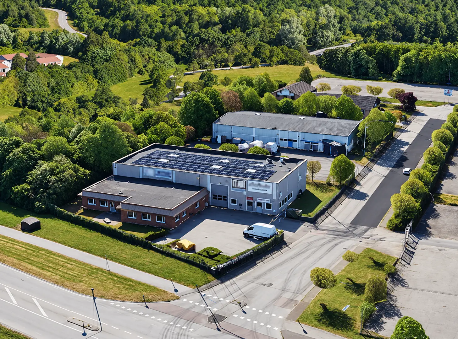 Flygbild över lager- och industrifastigheten Malmö Nipsippan 4 på Rimfrostgatan 2A